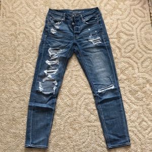 AE distressed tomgirl jeans